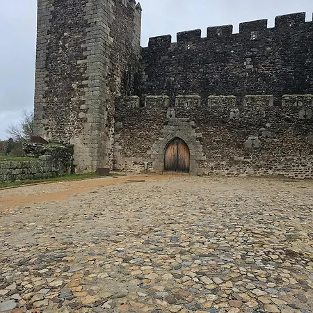 Romantic Studio In A Castle 30m² + Parking Sabugal